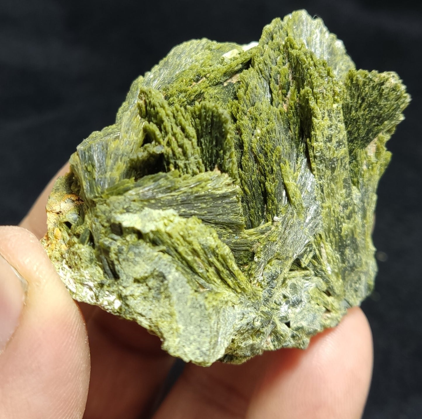 An aesthetic specimen of epidote crystal specimen 110 grams
