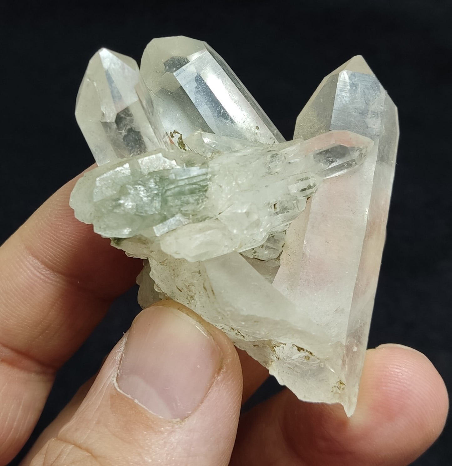 An Aesthetic Natural Quartz cluster with chlorite inclusions 63 grams