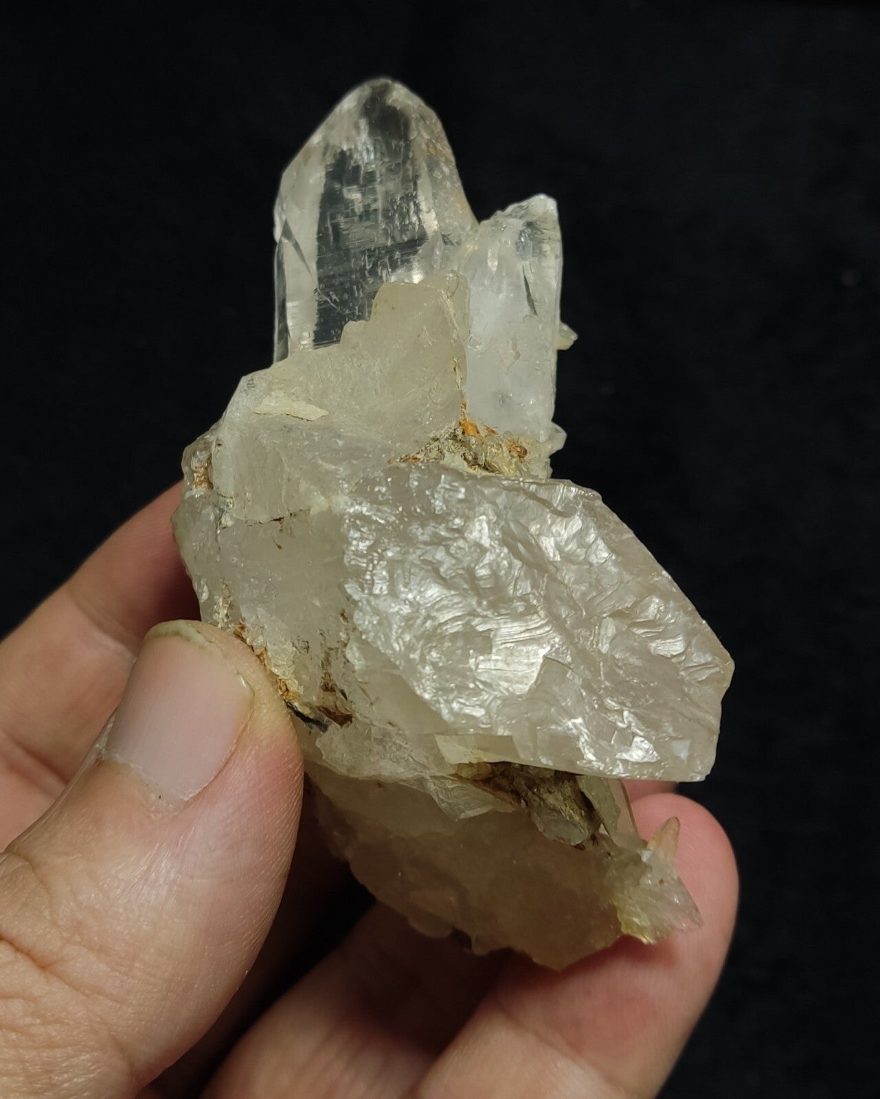 Natural terminated Quartz Crystal 109 grams