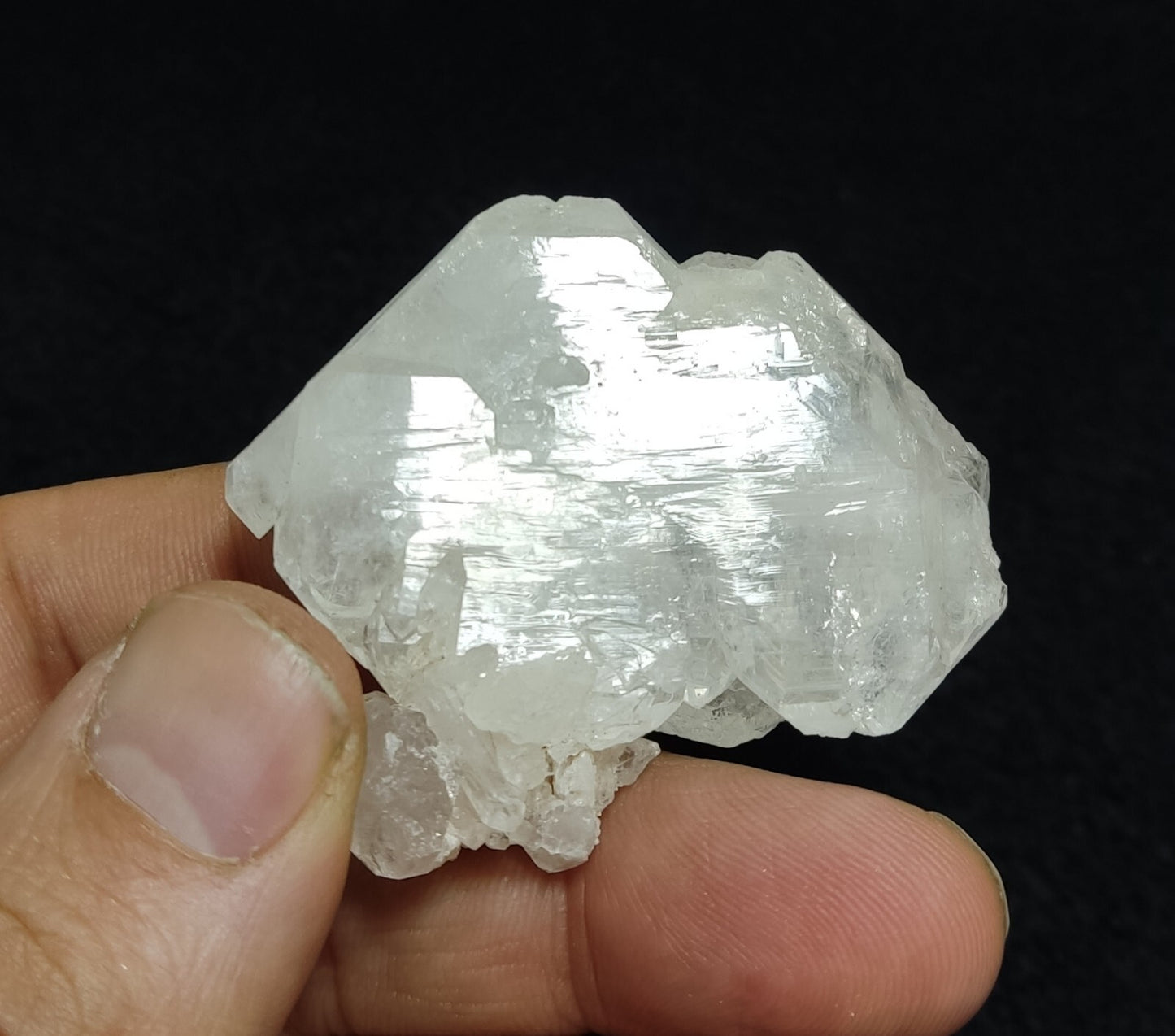 An Aesthetic Natural beautifully terminated faden Quartz crystal 42 grams