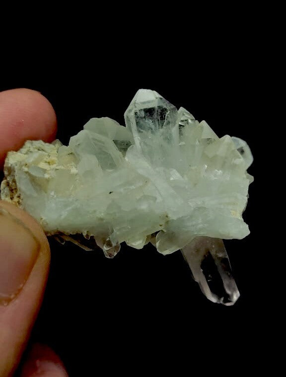 Natural  Quartz Crystal 39 Grams.