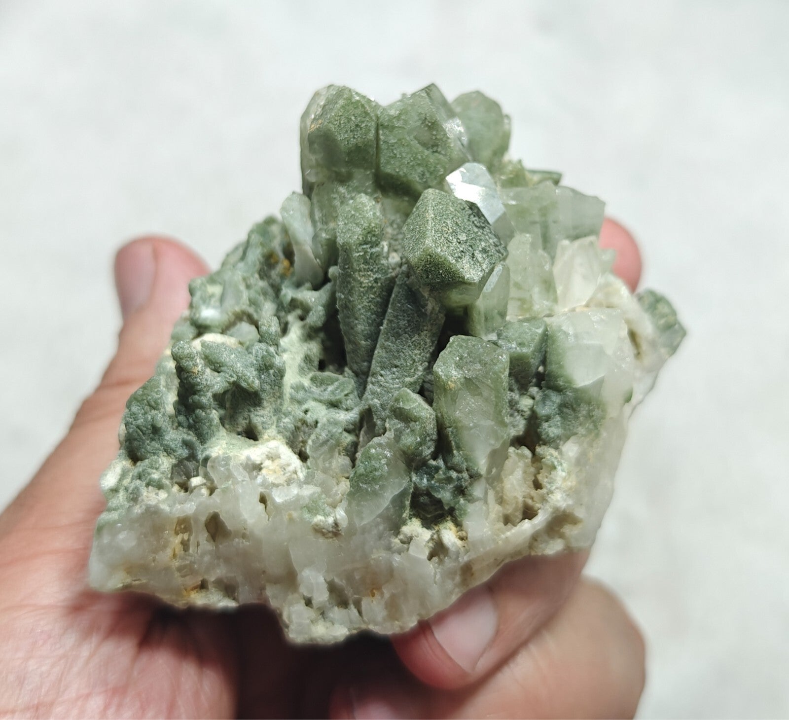 Natural beautifully terminated Chlorite Quartz crystals cluster 162 grams