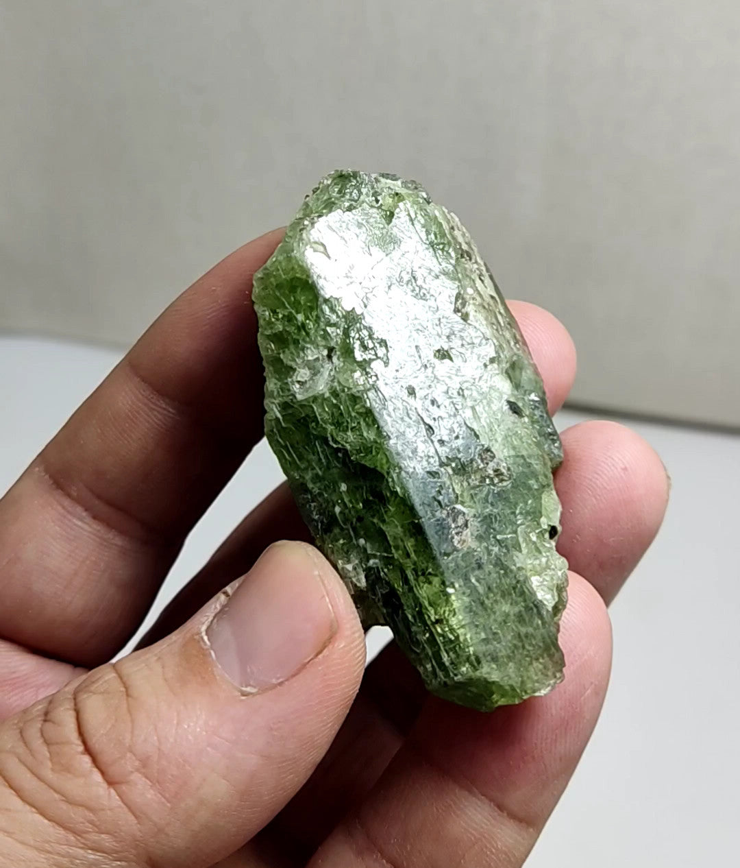 An amazing specimen of diopside crystal 61 grams