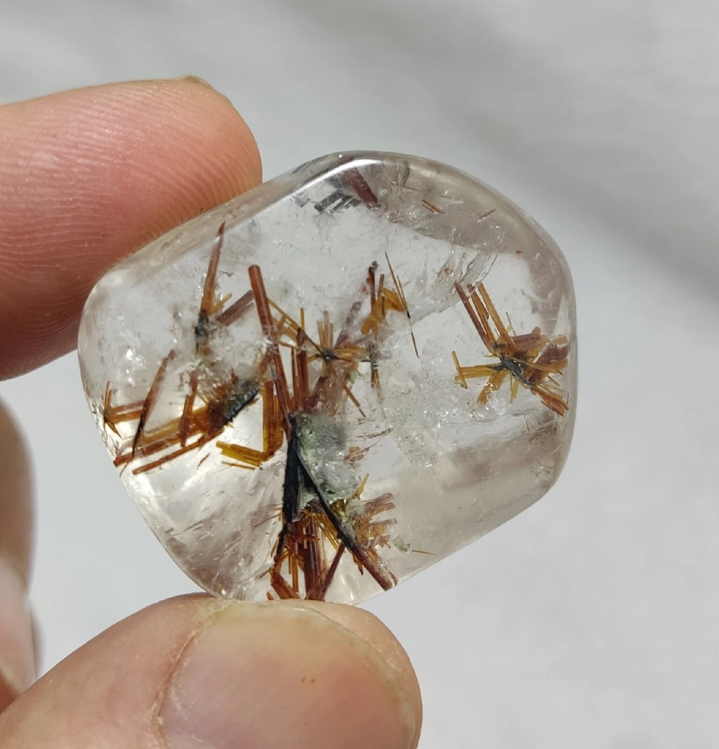 Rutiles quartz polished tumble 140 carats