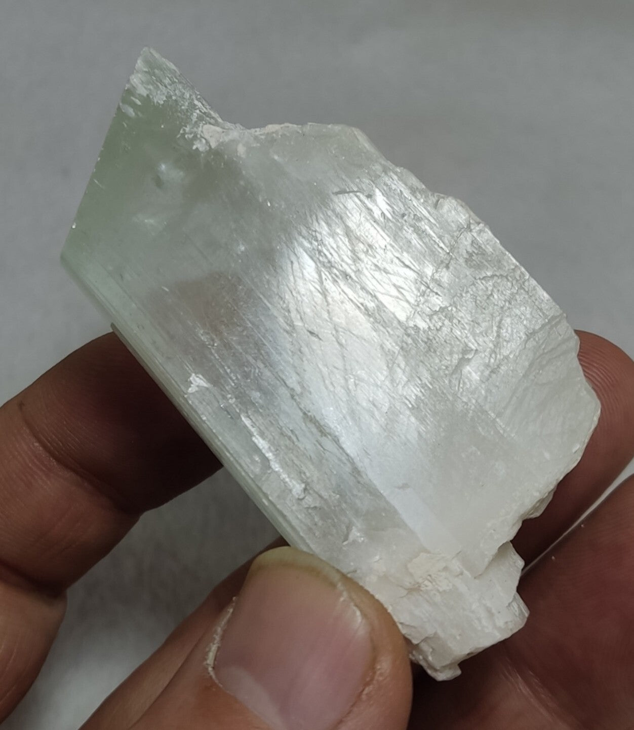 An Aesthetic terminated spodumene floater crystal specimen 92 grams