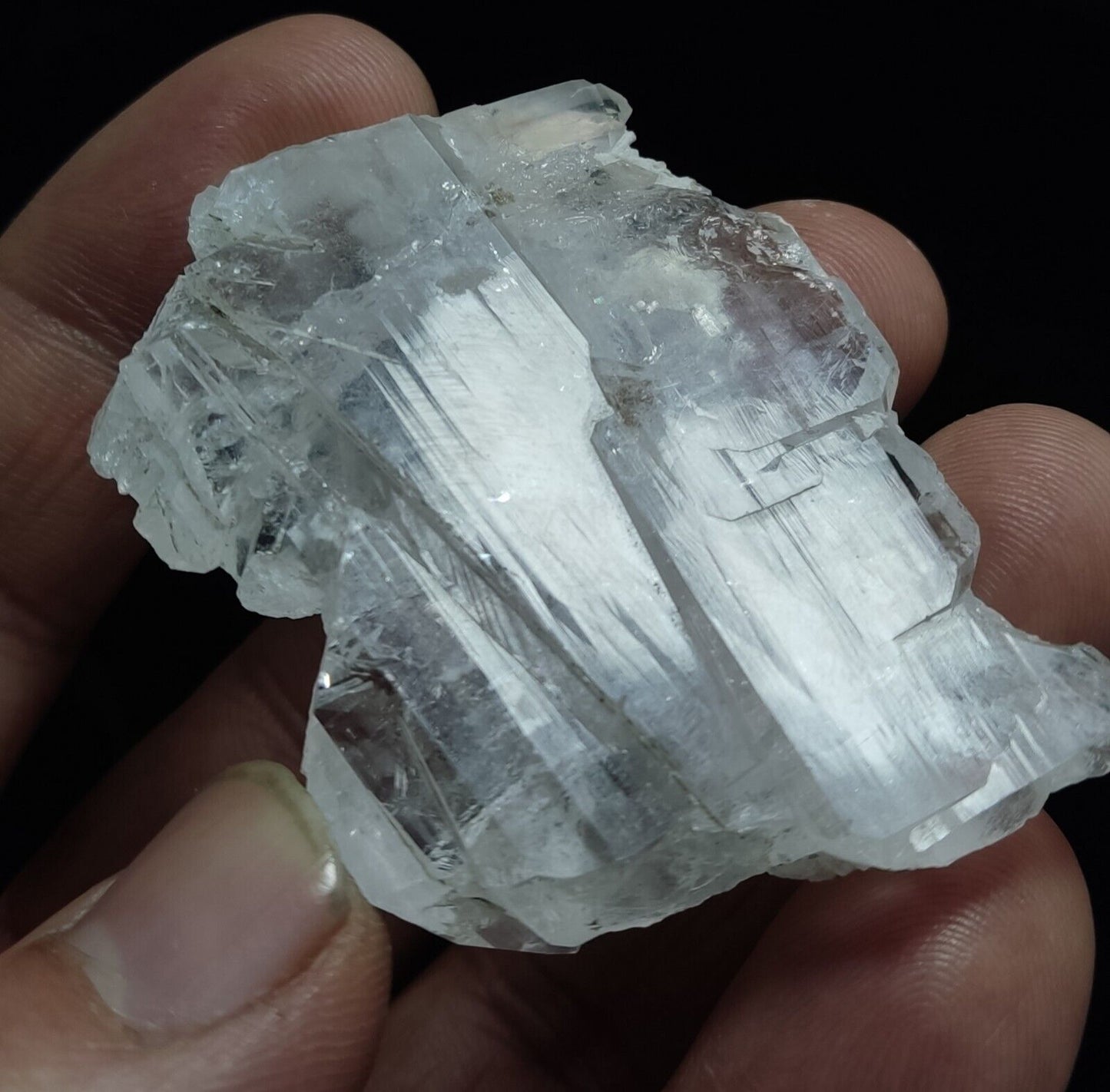 A very Aesthetic Natural beautifully terminated Faden Quartz crystal 38 grams