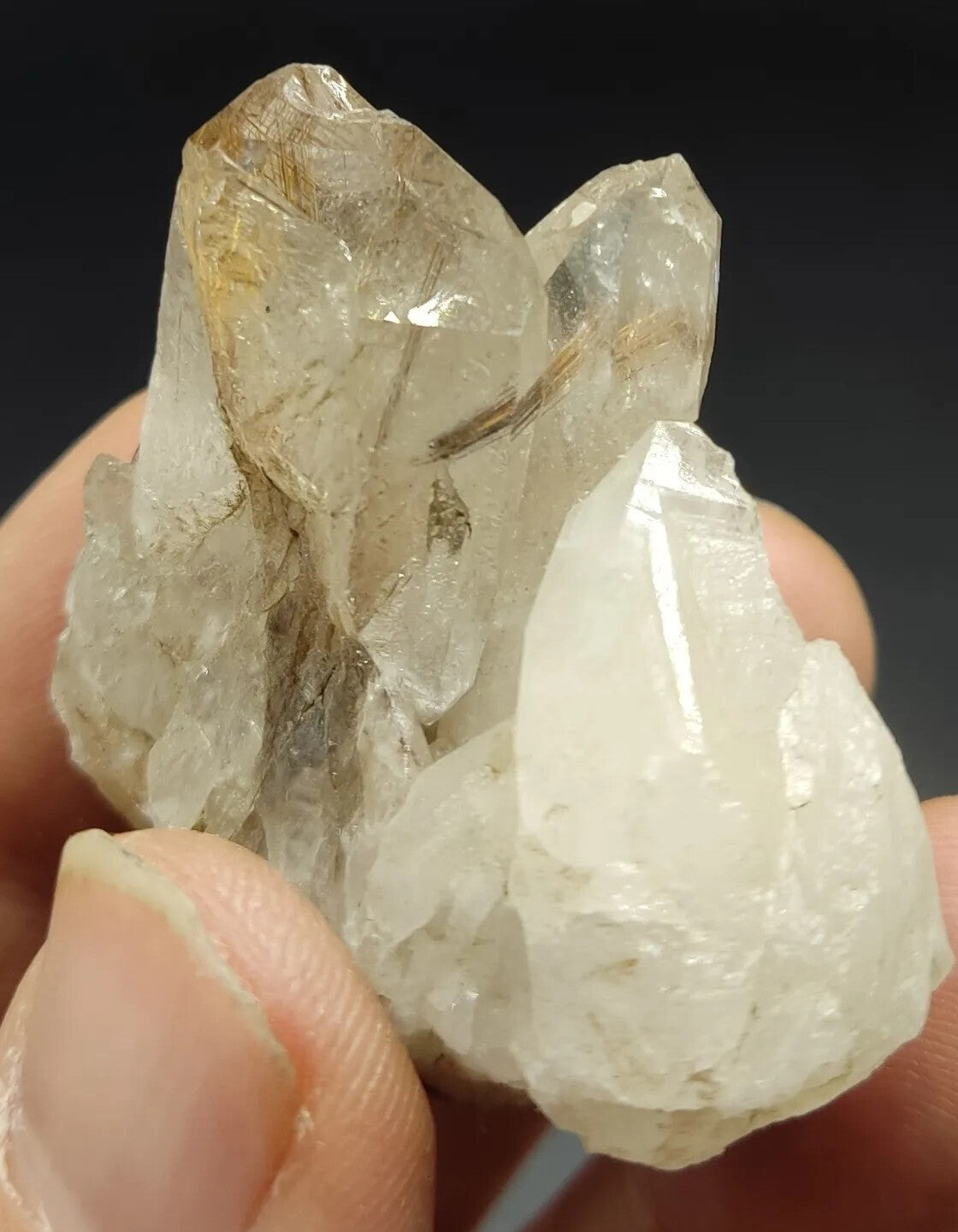 An Aesthetic specimen of rutiles included quartz crystal 41 grams