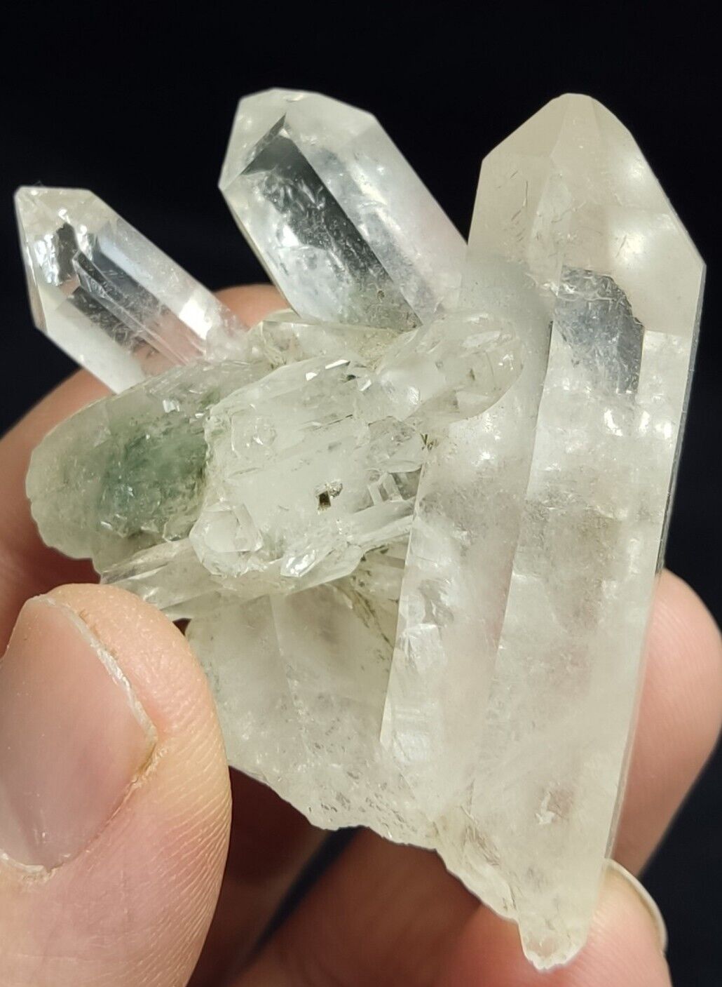 An Aesthetic Natural Quartz cluster with chlorite inclusions 63 grams