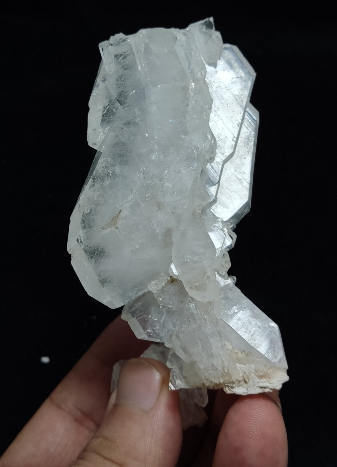 An Aesthetic terminated specimen of faden Quartz cluster 141 grams