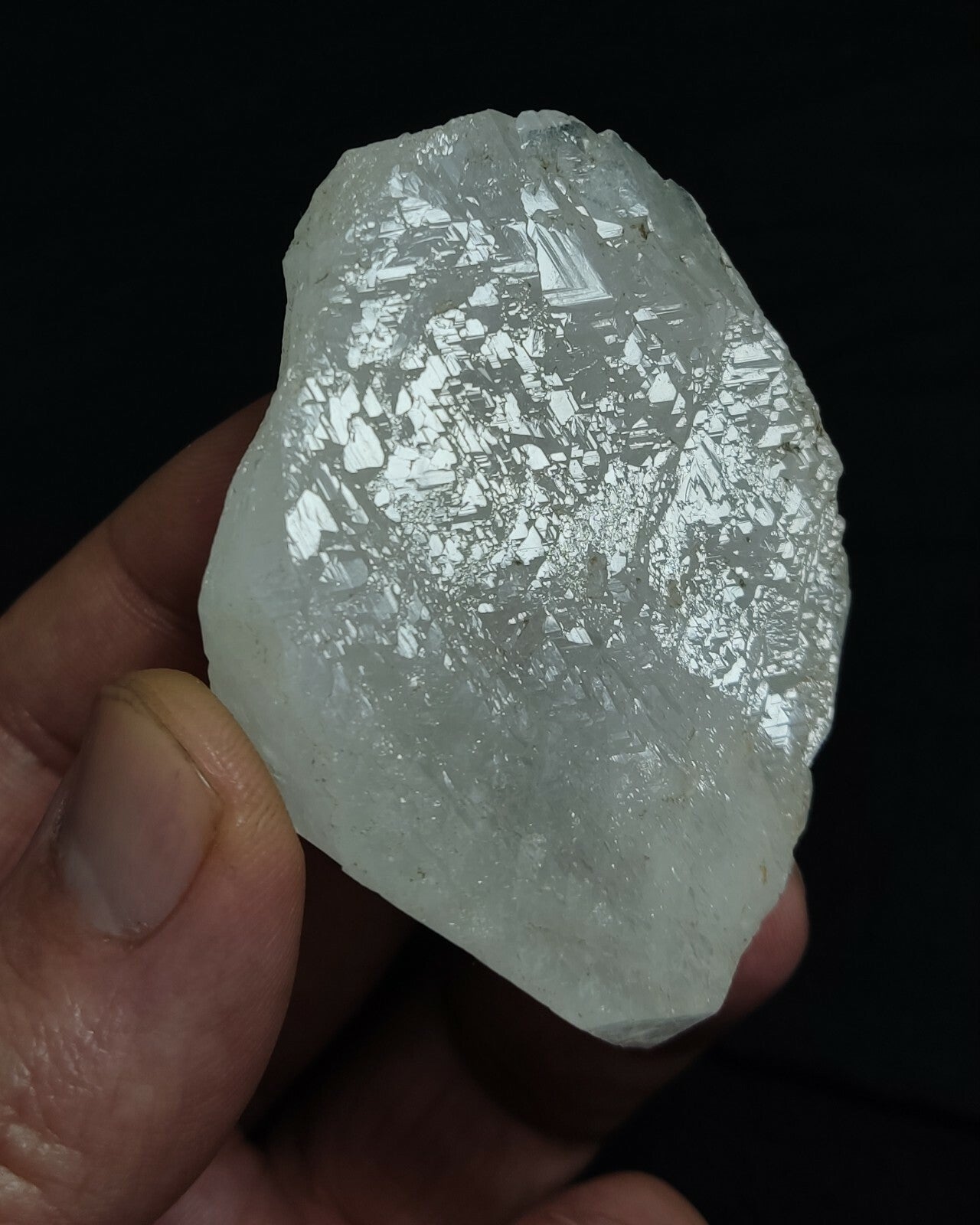 A very Aesthetic Natural beautifully terminated Quartz crystal 96 grams