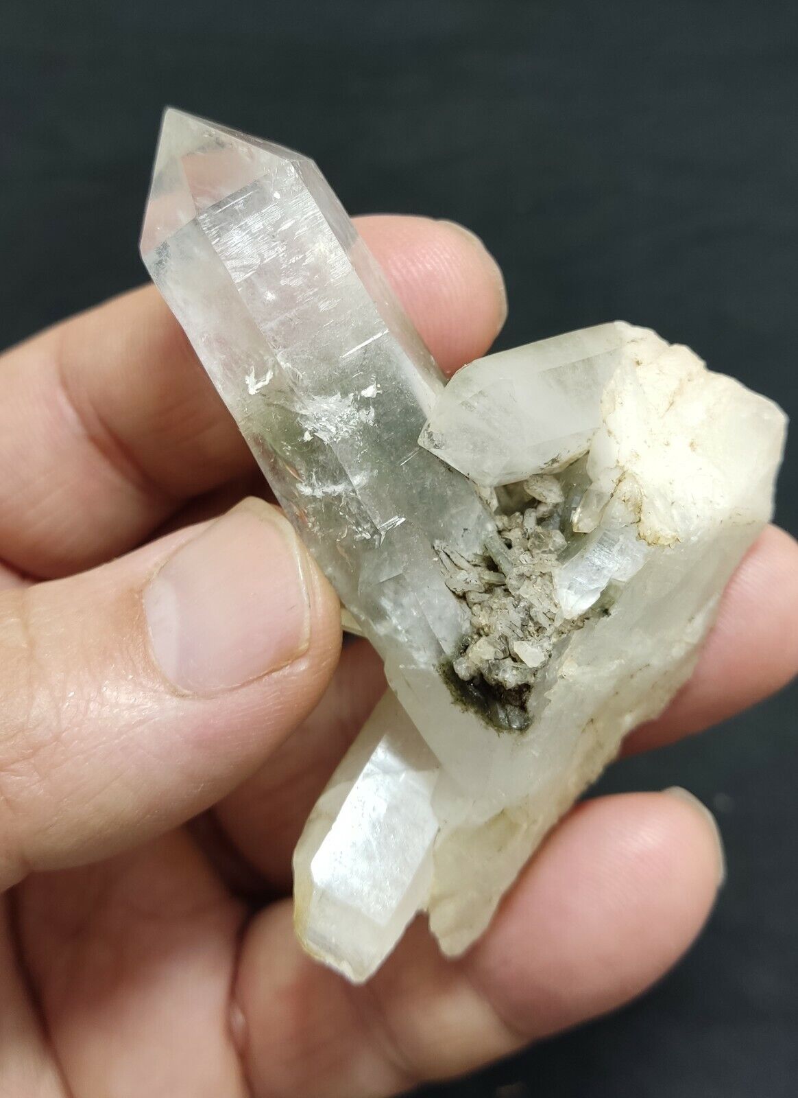 A very Aesthetic Natural beautifully terminated Chlorite Quartz crystal 54 grams