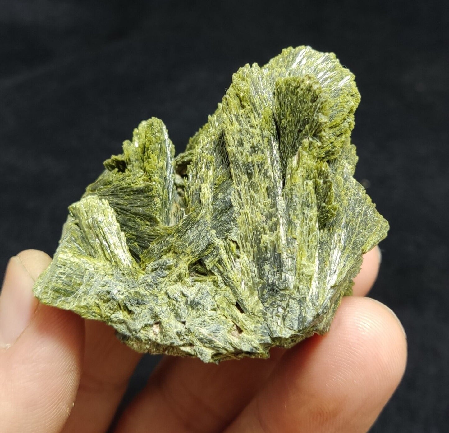 An aesthetic specimen of epidote crystal specimen 110 grams