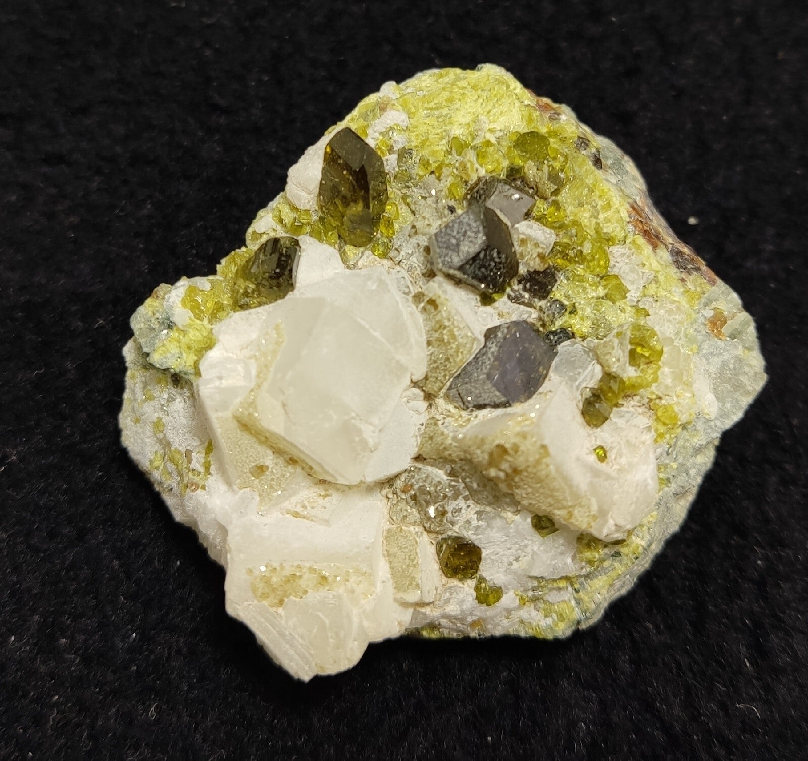 Andradite garnets on matrix with epidote and calcite 41 grams