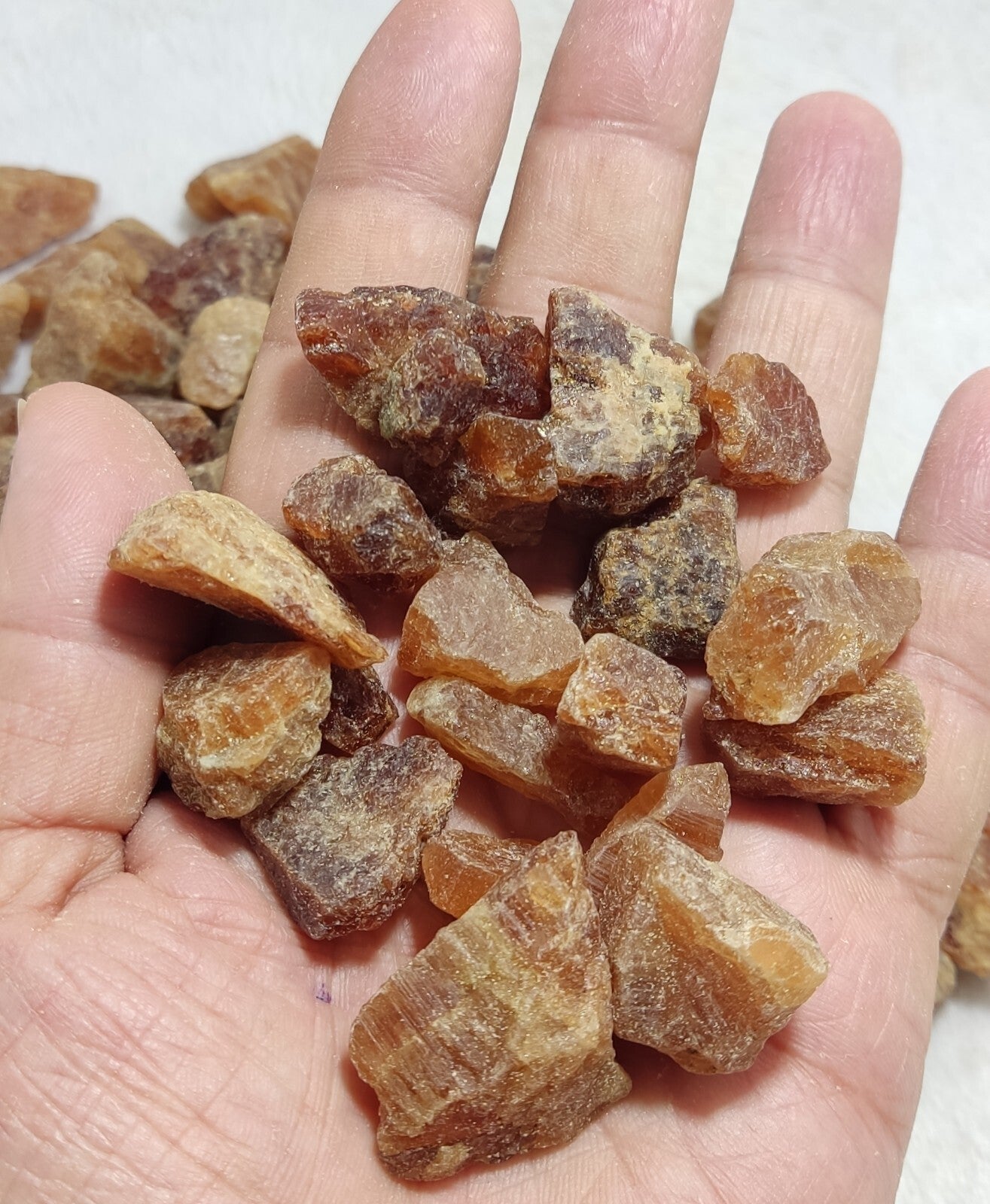 1000 grams lot of rough hessonite garnets