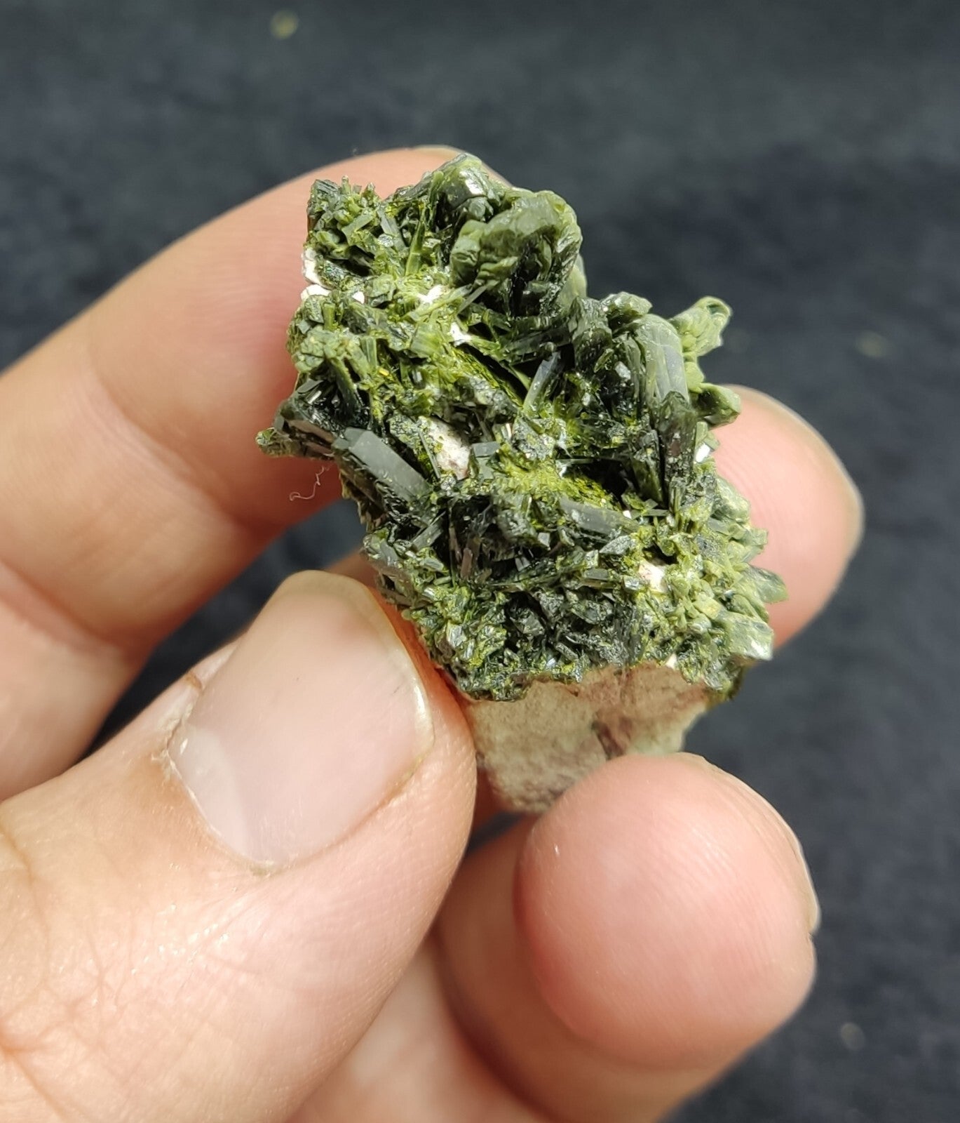 A very Aesthetic Natural beautifully terminated epidote specimen 20 grams