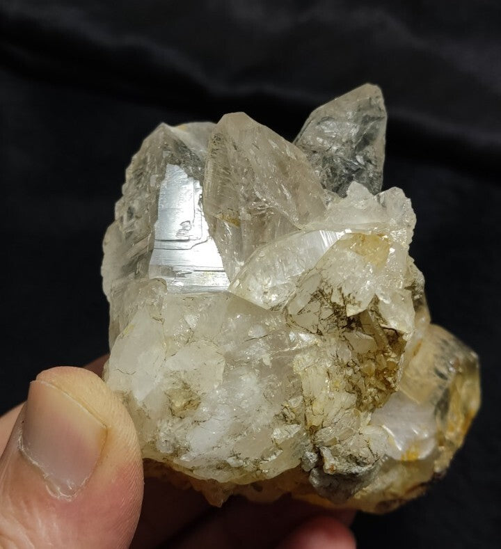 Natural terminated Quartz Crystal Specimen 253 grams