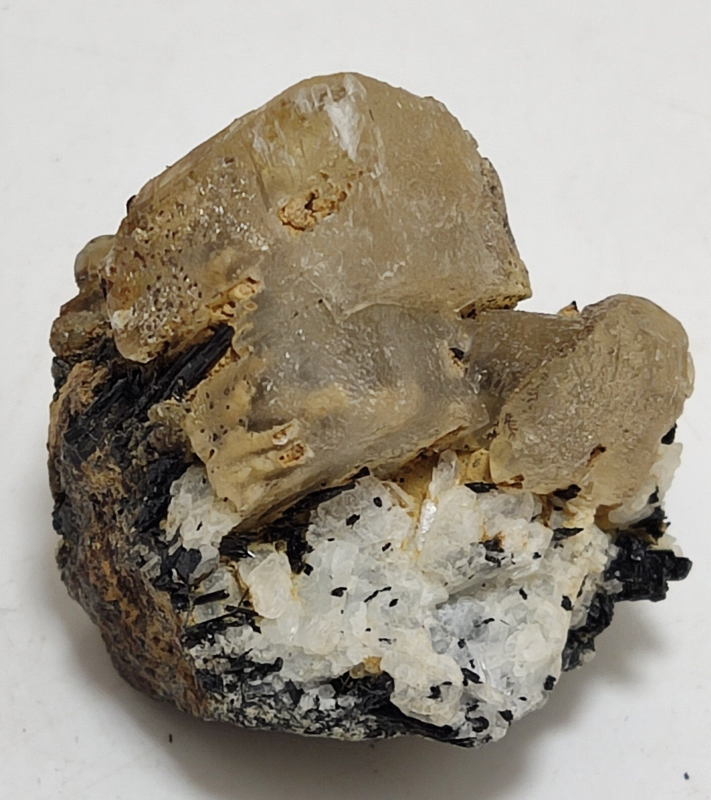 An aesthetic combo specimen of aegirine and calcite 25 grams