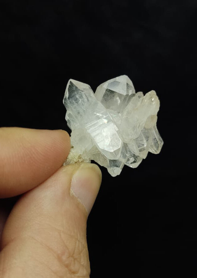 Natural  Quartz Crystal 15 Grams.