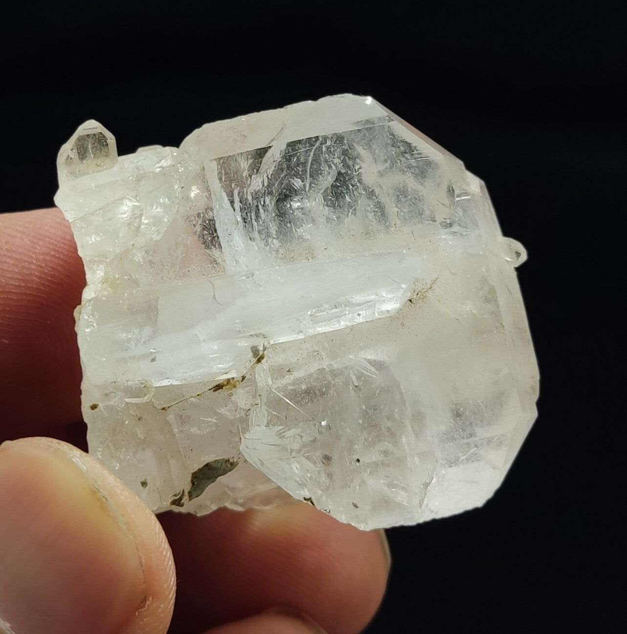 An Aesthetic specimen of faden quartz 34 grams