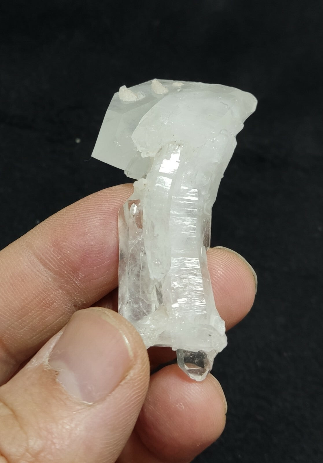 An amazing specimen of terminated Quartz crystal 39 grams