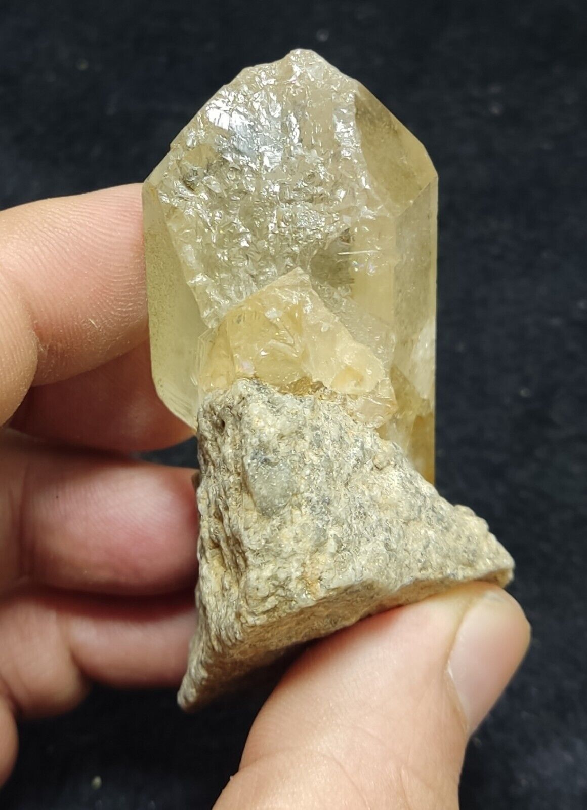 An Aesthetic Natural terminated Quartz crystal specimen 121 grams