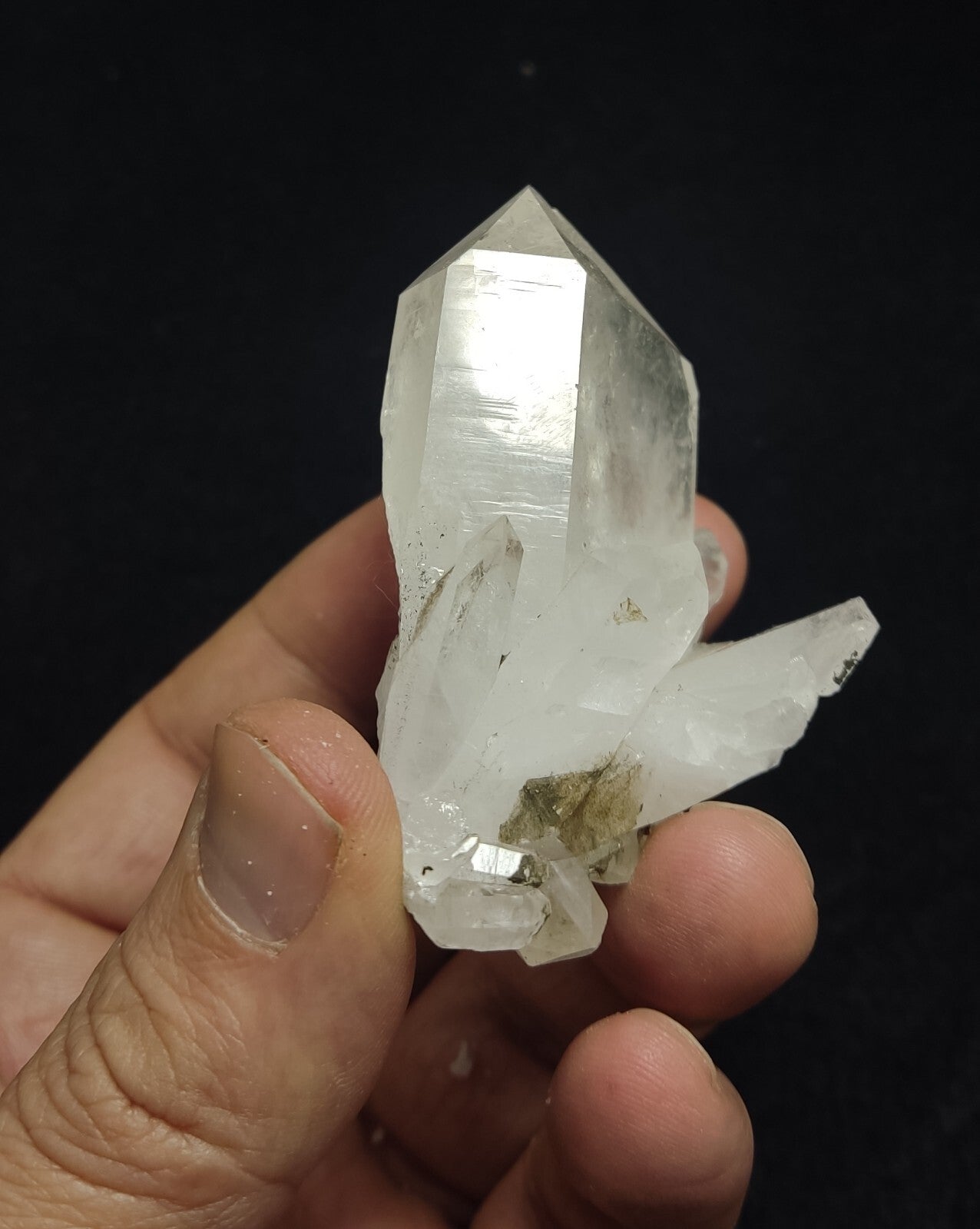 An Aesthetic terminated specimen of Quartz 104 grams
