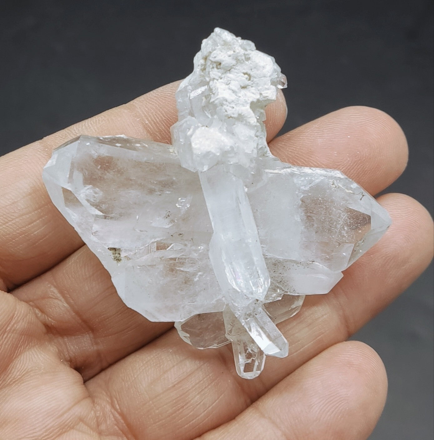 An Aesthetic terminated specimen of Quartz crystal 50 grams