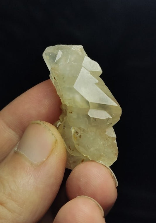 Natural terminated gwindel Quartz crystal 22 grams