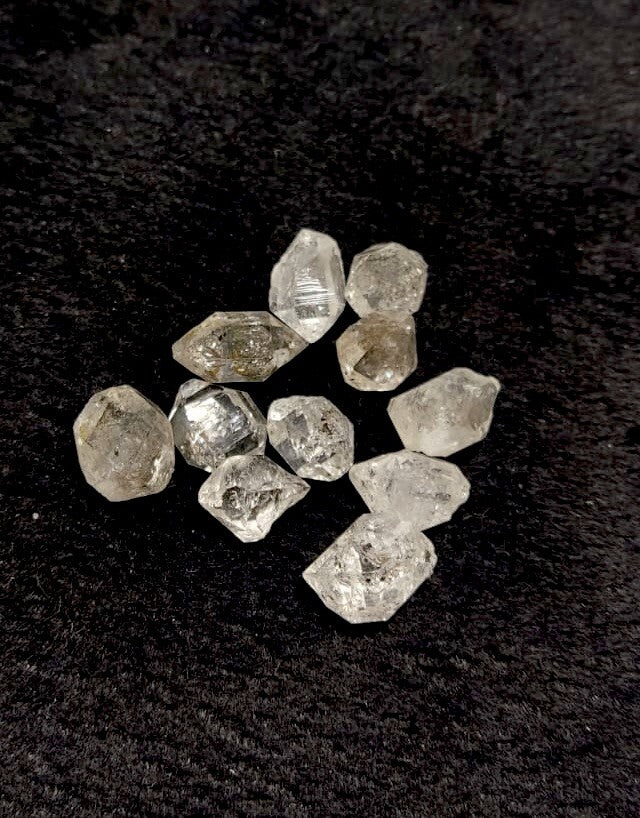 Lot Of Diamond Quartz 12 Grams.