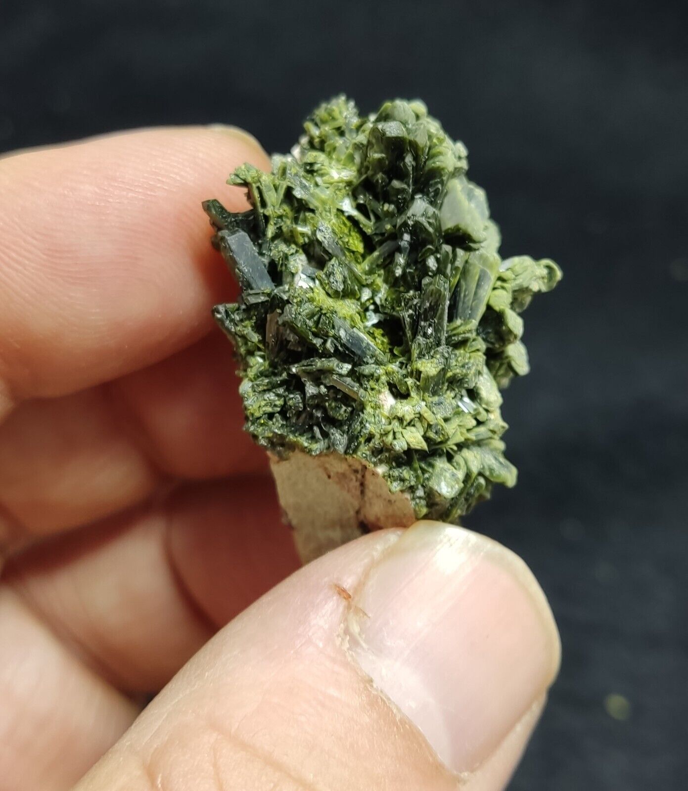 A very Aesthetic Natural beautifully terminated epidote specimen 20 grams