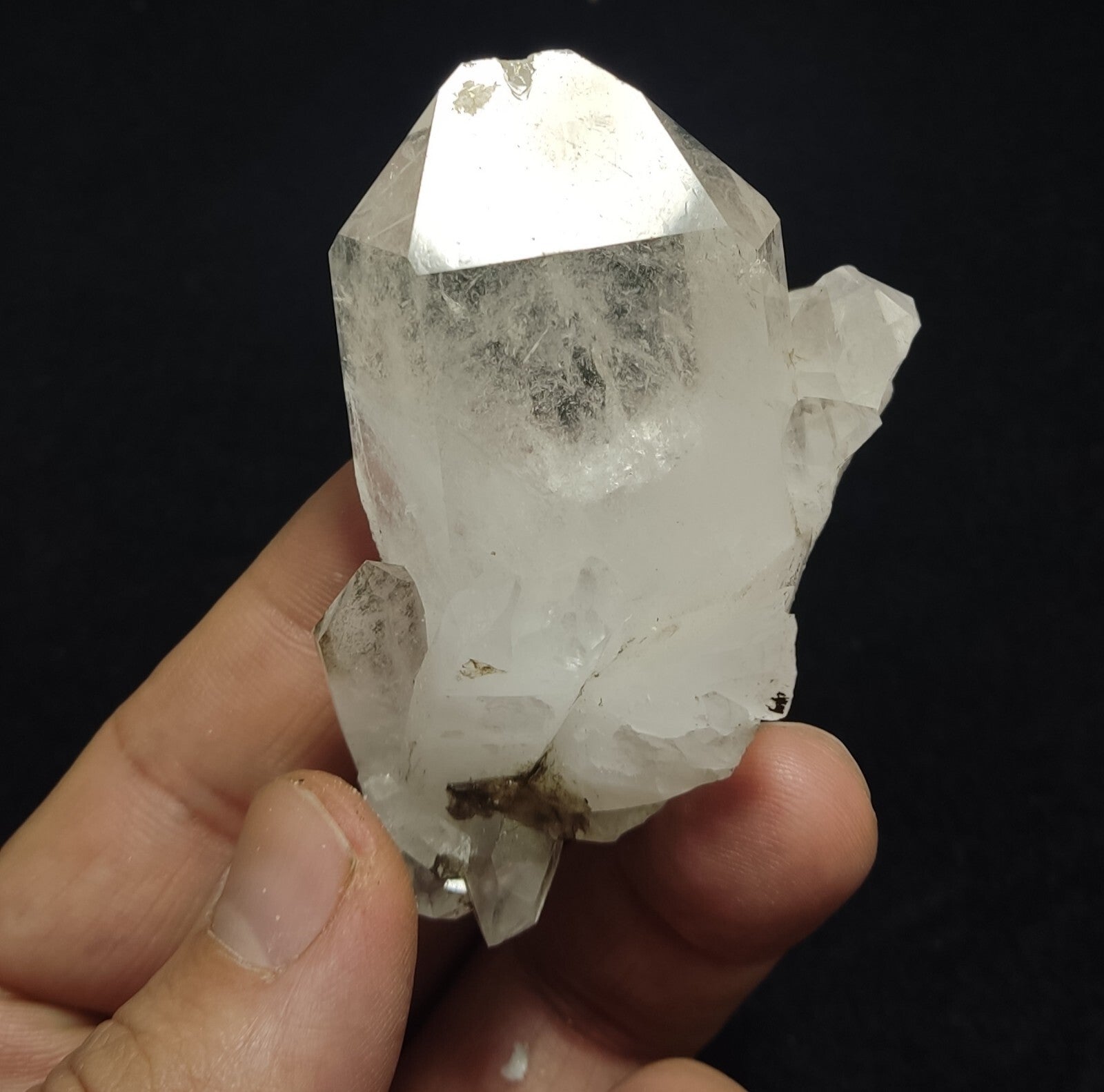 An Aesthetic terminated specimen of Quartz 104 grams