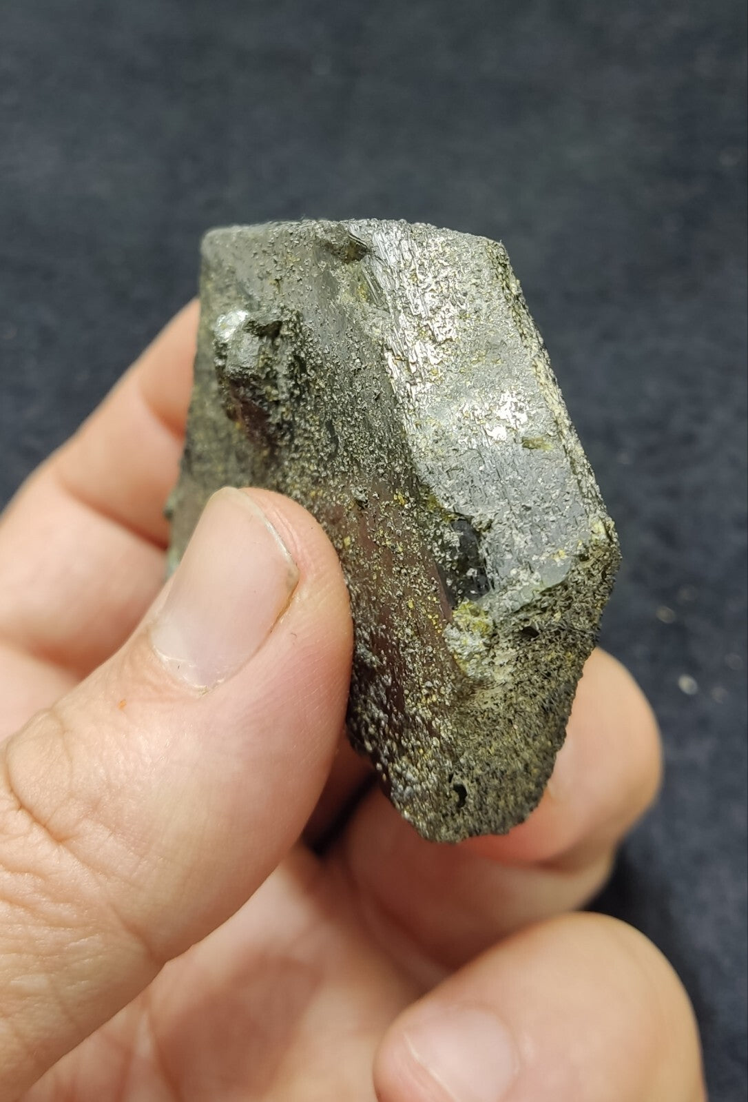 An Aesthetic Natural terminated epidote crystal specimen 111 grams