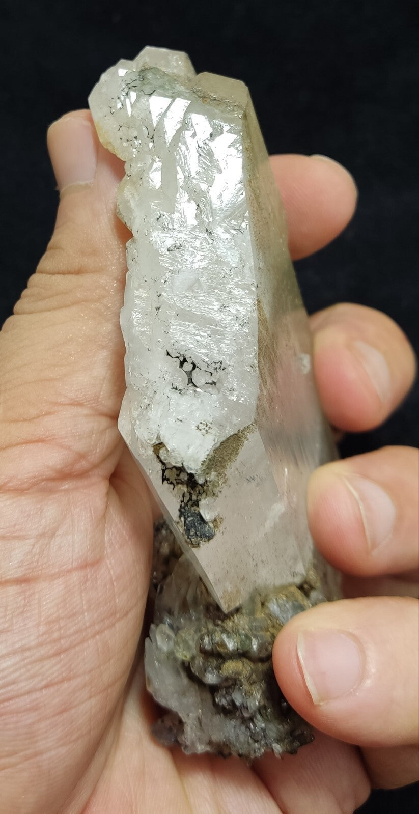 An Aesthetic terminated specimen of chlorite Quartz 211 grams
