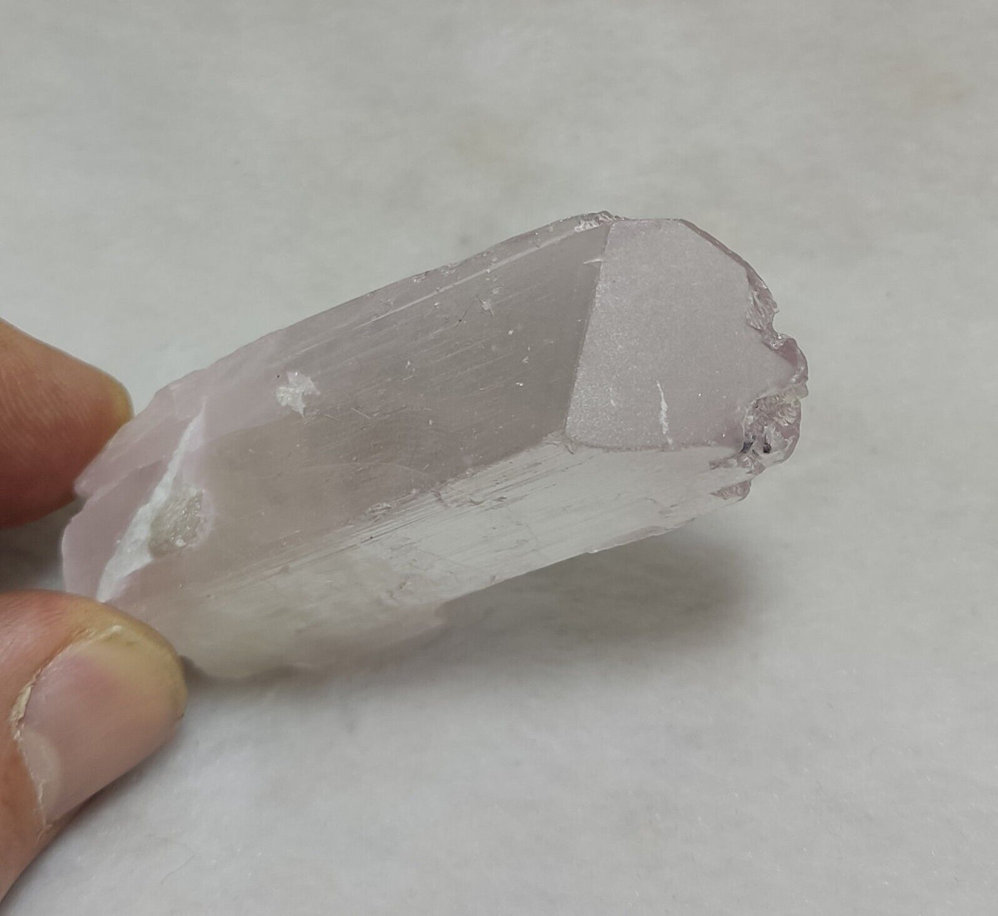 A very Aesthetic Natural spodumene kunzite triphane crystal 39 grams