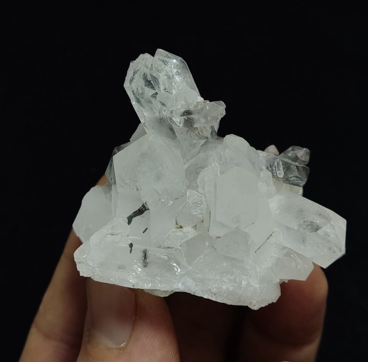 A very Aesthetic Natural terminated brookite Quartz cluster 85 grams