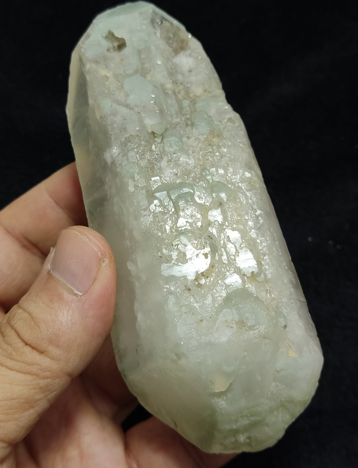 An Aesthetic terminated specimen of Quartz crystal 335 grams