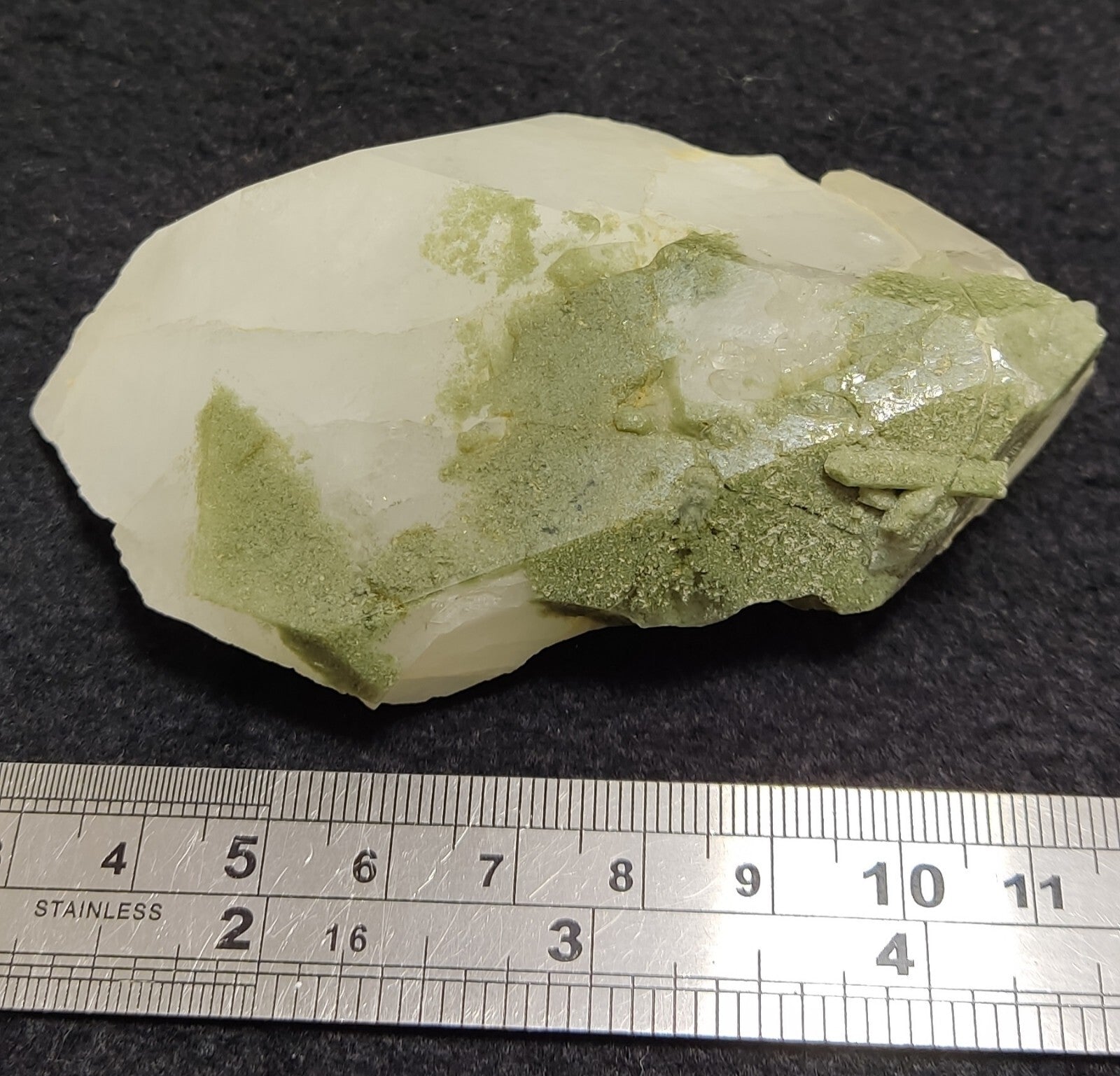 Chlorite quartz terminated crystal specimen 187 grams