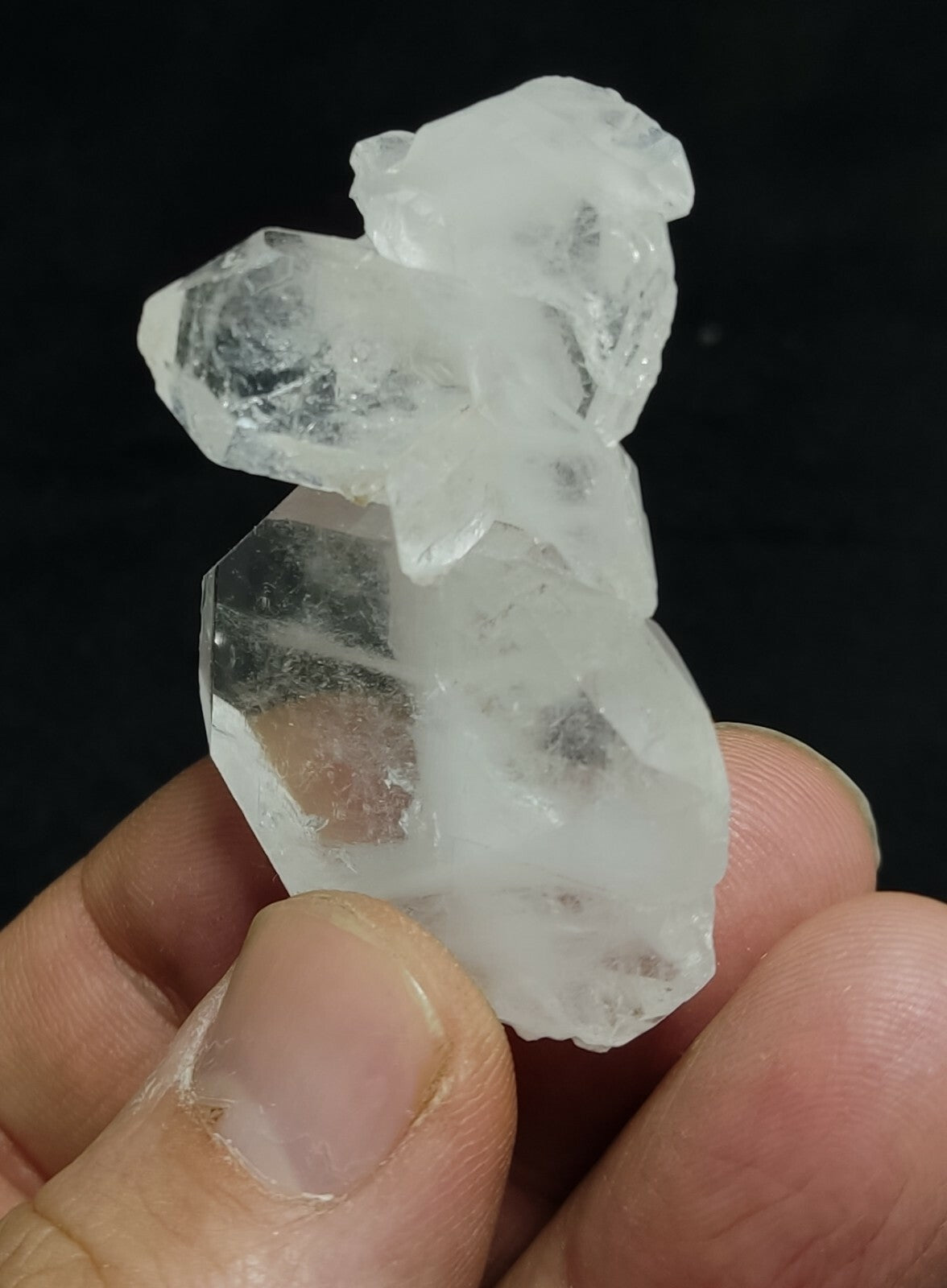 An amazing specimen of terminated faden Quartz crystal 27 grams