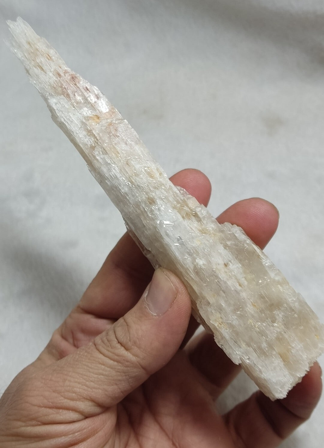 A very Aesthetic Natural elongated fully etched spodumene crystal 200 grams