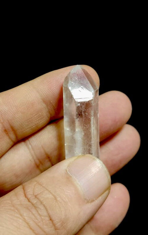 Natural  Quartz Crystal 21 Grams.