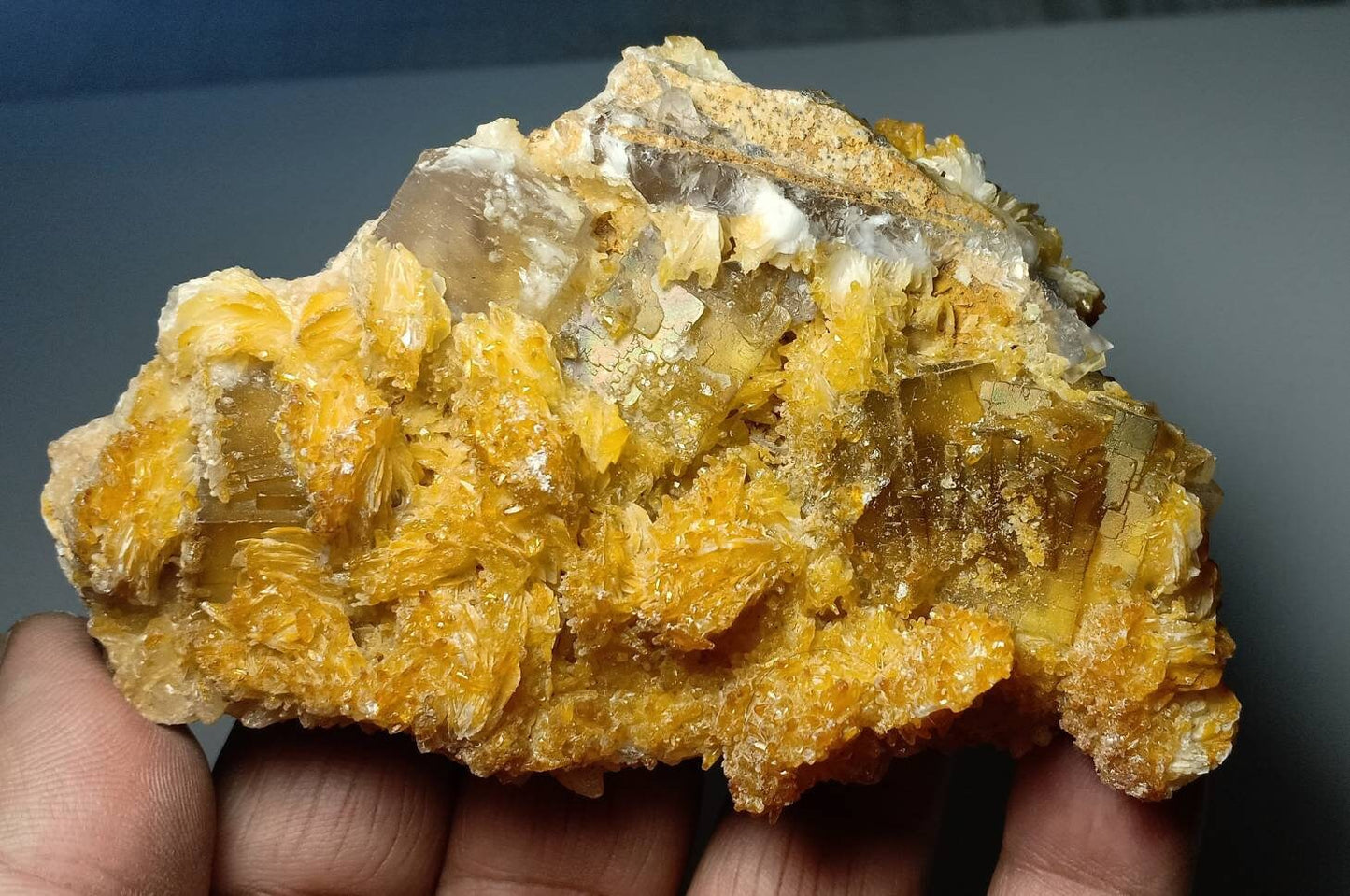 Calcite on Barite Specimen with small Fluorite crystals 280g
