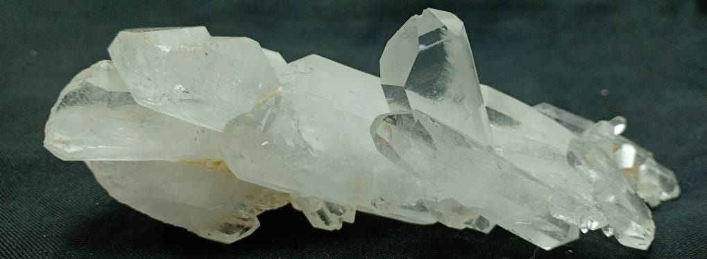 Beautiful single Quartz Crystals cluster with beautiful terminations 170 grams