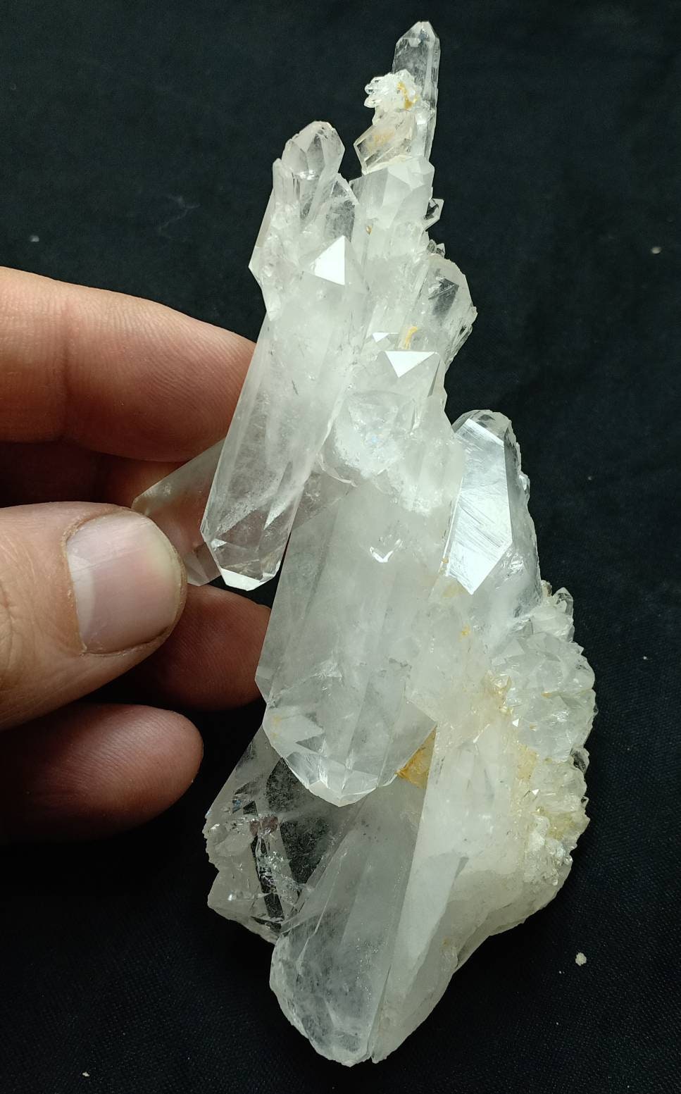 Beautiful single Quartz Crystals cluster with beautiful terminations 170 grams