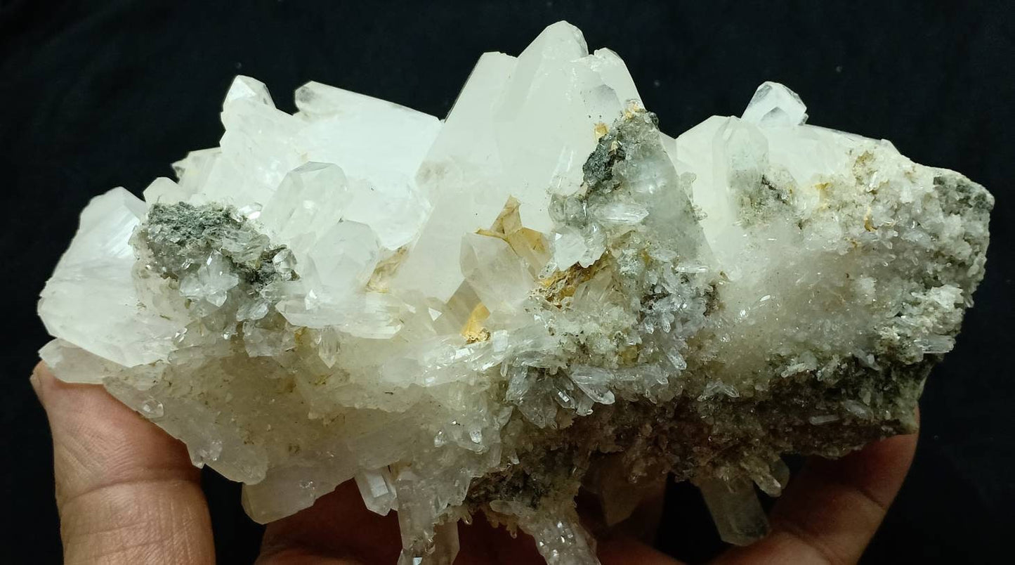 Single Quartz Crystals cluster 845 grams