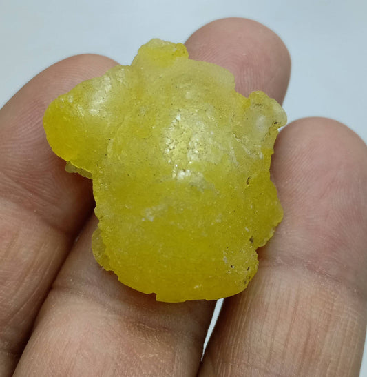 Natural Intense yellow color Brucite 12 grams
