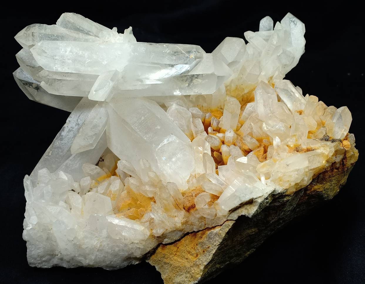 Quartz crystals cluster cabinet specimen 960 grams