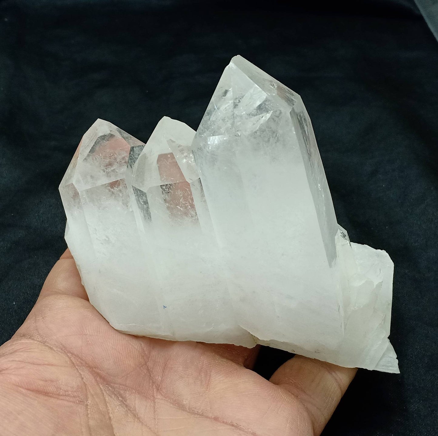 An amazing specimen of Quartz Crystals cluster self standing specimen 515 grams