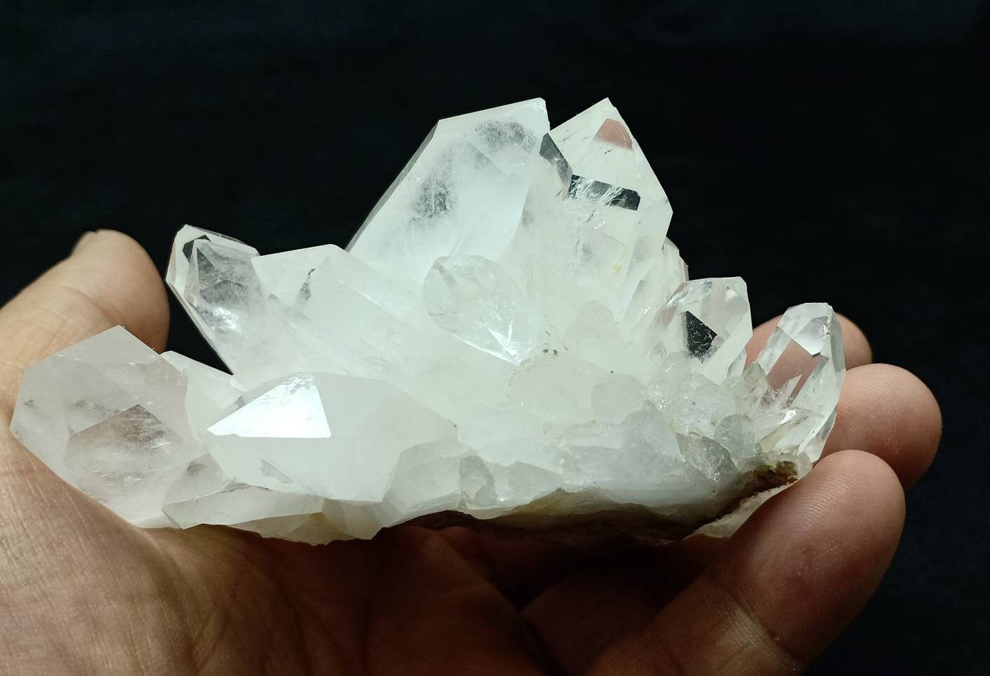 An amazing specimen of Quartz Crystals cluster combined together with beautiful terminations 272 grams