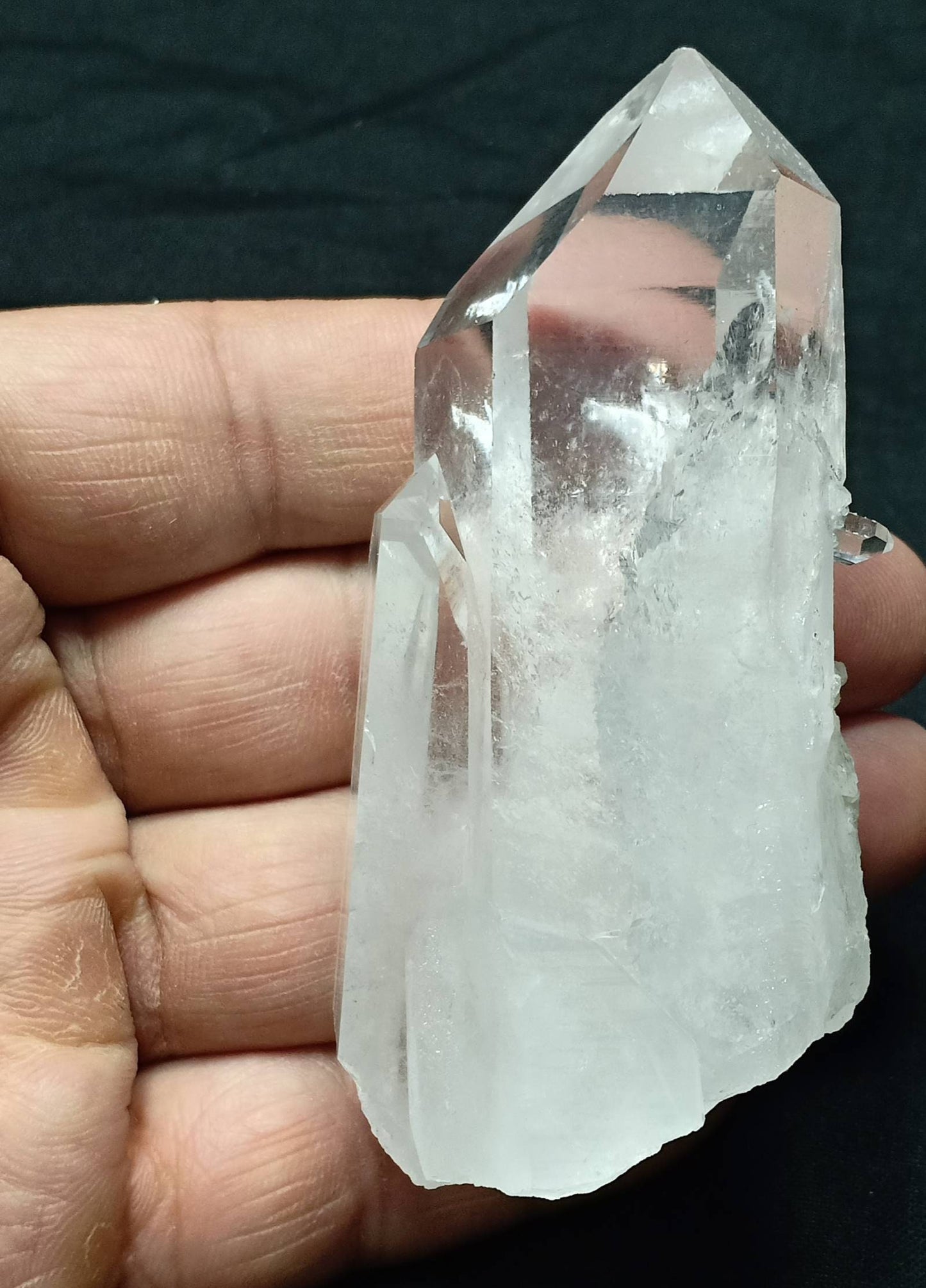 An amazing terminated twin Quartz Crystals specimen 142 grams