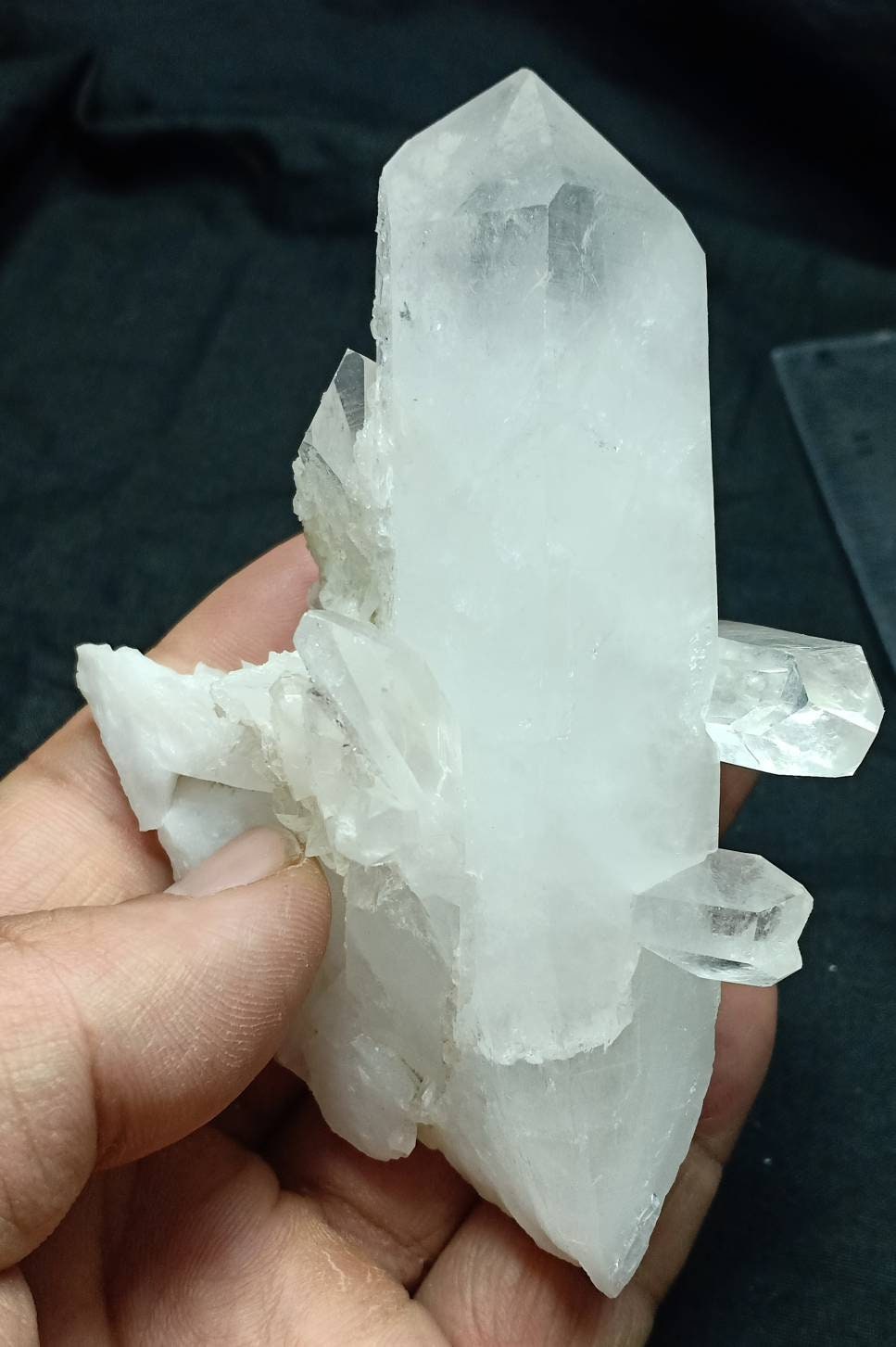 An amazing beautifully terminated clear Quartz Crystals cluster 223 grams